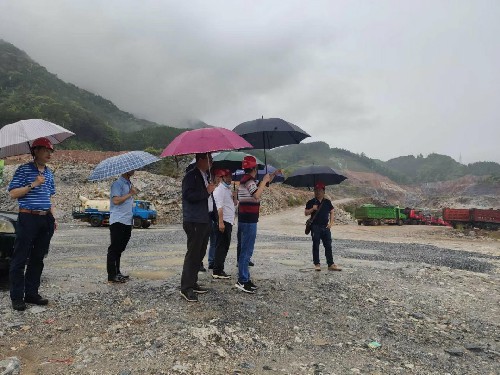 海峡科化富兴建设公司 +钟易+省调研组莅临肖公洞矿开展非煤矿山安全生产工作调研~1.jpg