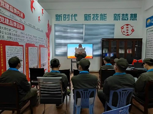 龙岩分公�?张逸清+讲述—团员讲述故事~1.jpg 龙岩分公�?张逸清+讲述—团员讲述故事~1.jpg