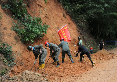 (采用)海峡科化永安分公司刘宏凯:风展红旗屹中流 灾后自救显担当——海峡科化永安分公司把主题党日活动开展到灾后自救第一线照片~1.jpg (采用)海峡科化永安分公司刘宏凯:风展红旗屹中流 灾后自救显担当——海峡科化永安分公司把主题党日活动开展到灾后自救第一线照片~1.jpg