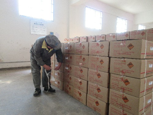 福安刘桑花:图为参赛人员在贴条码~1.jpg 福安刘桑花:图为参赛人员在贴条码~1.jpg