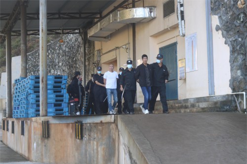 格式工厂龙岩分公�?戚永�?扭送可疑人员至公安局.jpg 格式工厂龙岩分公�?戚永�?扭送可疑人员至公安局.jpg