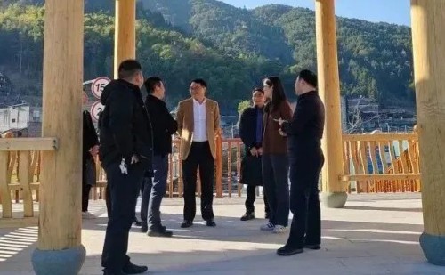 海峡科化公司党委书记、董事长吴彩洪到福安市城阳镇仙岭村调研乡村振兴工作并慰问驻村干部3.jpg 海峡科化公司党委书记、董事长吴彩洪到福安市城阳镇仙岭村调研乡村振兴工作并慰问驻村干部3.jpg