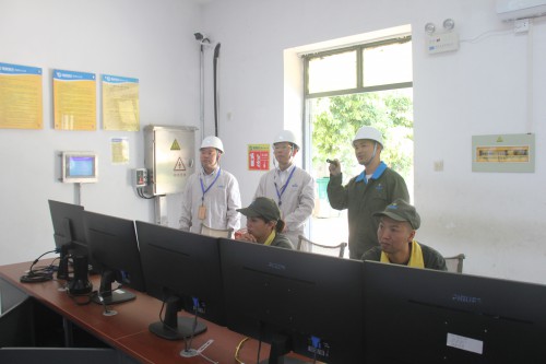 格式工厂福安胡廷淦：图为吴开荣在现场 (1).jpg