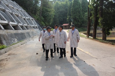 格式工厂省机电控股公司党委副书记、总经理董飞龙,党委委员、副总经理吴大文一行到海峡科化永安分公�?.jpg 格式工厂省机电控股公司党委副书记、总经理董飞龙,党委委员、副总经理吴大文一行到海峡科化永安分公�?.jpg