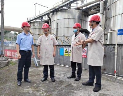 格式工厂省机电控股公司党委副书记、总经理董飞龙,党委委员、副总经理吴大文在永安双华公�?.jpg 格式工厂省机电控股公司党委副书记、总经理董飞龙,党委委员、副总经理吴大文在永安双华公�?.jpg