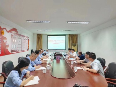 格式工厂省机电控股公司党委副书记、总经理董飞龙,党委委员、副总经理吴大文在永安双华公�?.jpg 格式工厂省机电控股公司党委副书记、总经理董飞龙,党委委员、副总经理吴大文在永安双华公�?.jpg