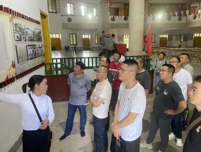 烽林连珂莹:海峡科化公司党委委员、副总经理张贤锋参加挂钩联系党支部主题党日活�?.jpg 烽林连珂莹:海峡科化公司党委委员、副总经理张贤锋参加挂钩联系党支部主题党日活�?.jpg