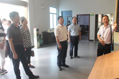 格式工厂采用-福安胡廷淦：图为董飞龙一行参观闽东苏区纪念馆 (4).jpg