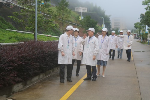 格式工厂采用-龙岩分公�?郭芳�?车间调研.jpg 格式工厂采用-龙岩分公�?郭芳�?车间调研.jpg