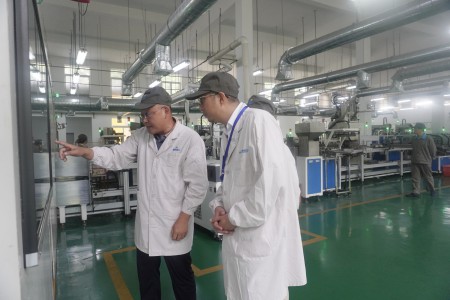 格式工厂孙巧芬：图为张晓聪深入永春分公司生产一线调研 (2).jpg