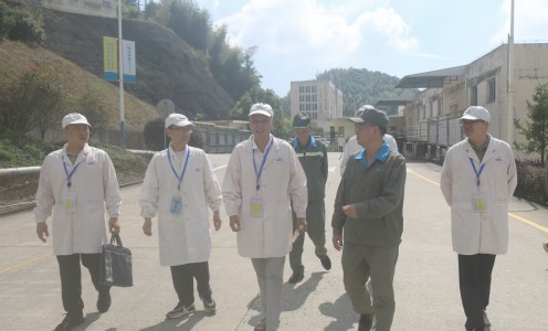 格式工厂龙岩分公司+郭芳萍+严查细督保安全 交叉检查筑防线——漳州市工信局检查组到龙岩分公司开展民爆行业安全生产专项检查.jpg